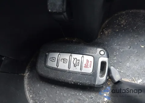 2013 Hyundai Genesis 3.8 z USA, uszkodzony, nr VIN KMHGC4DD9DU253497